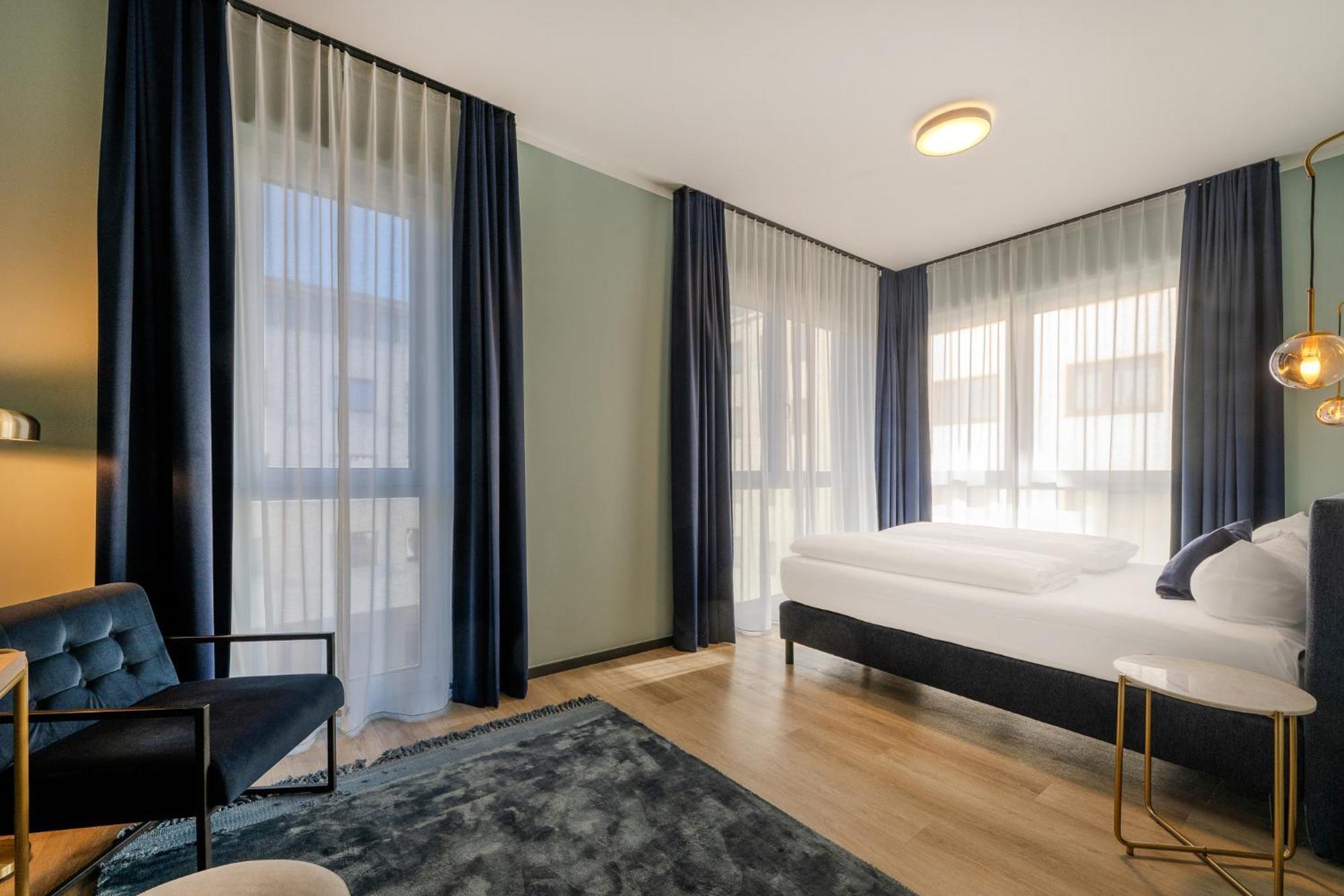 Large Double Room